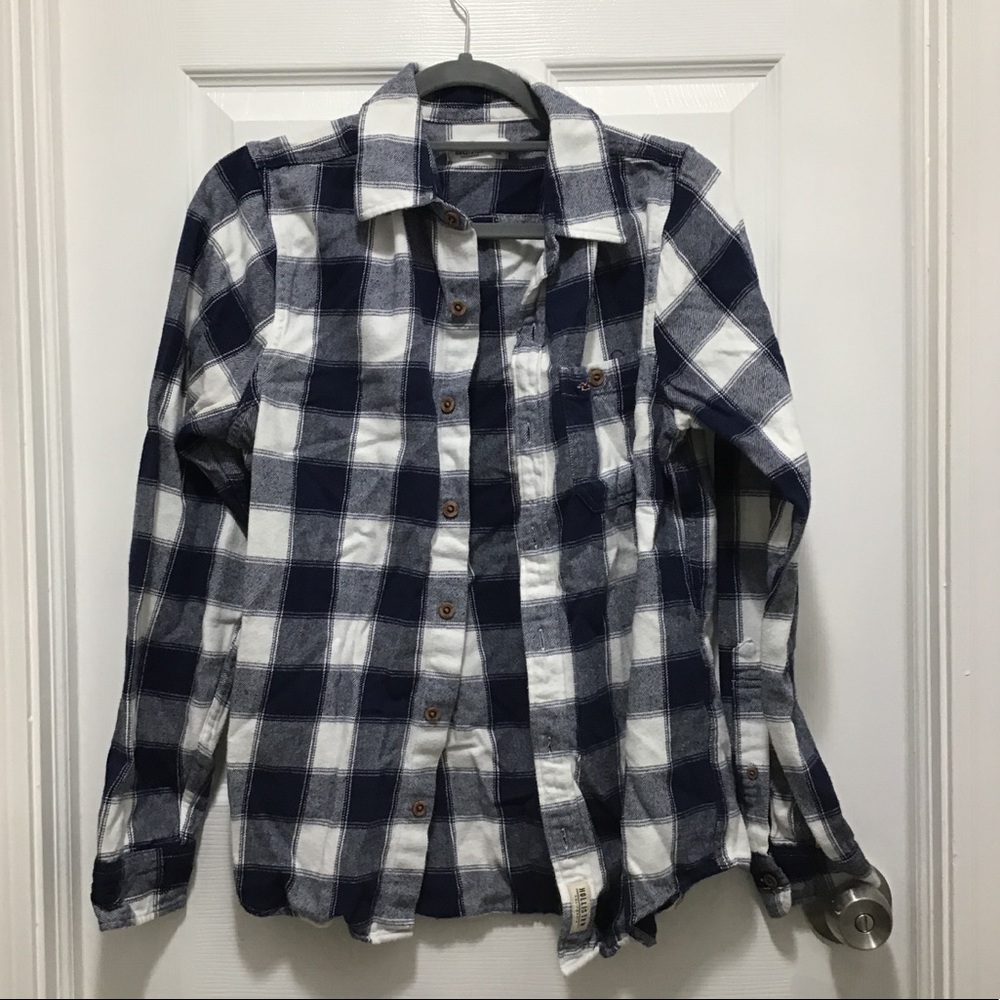 Men’s blue and white button down